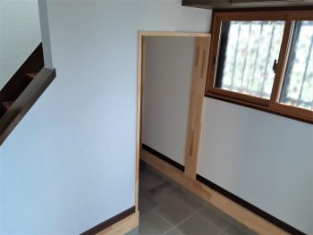 階段下収納(入口)