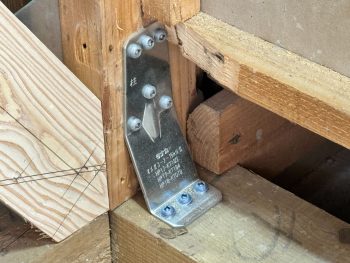 オメガコーナー15kNⅡ（柱接合金物）